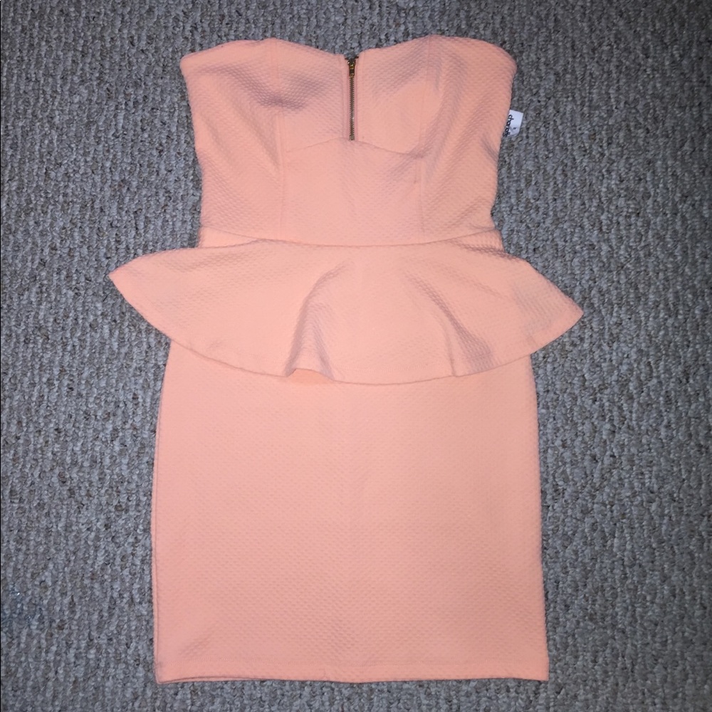 ▫️Strapless sexy body con dress